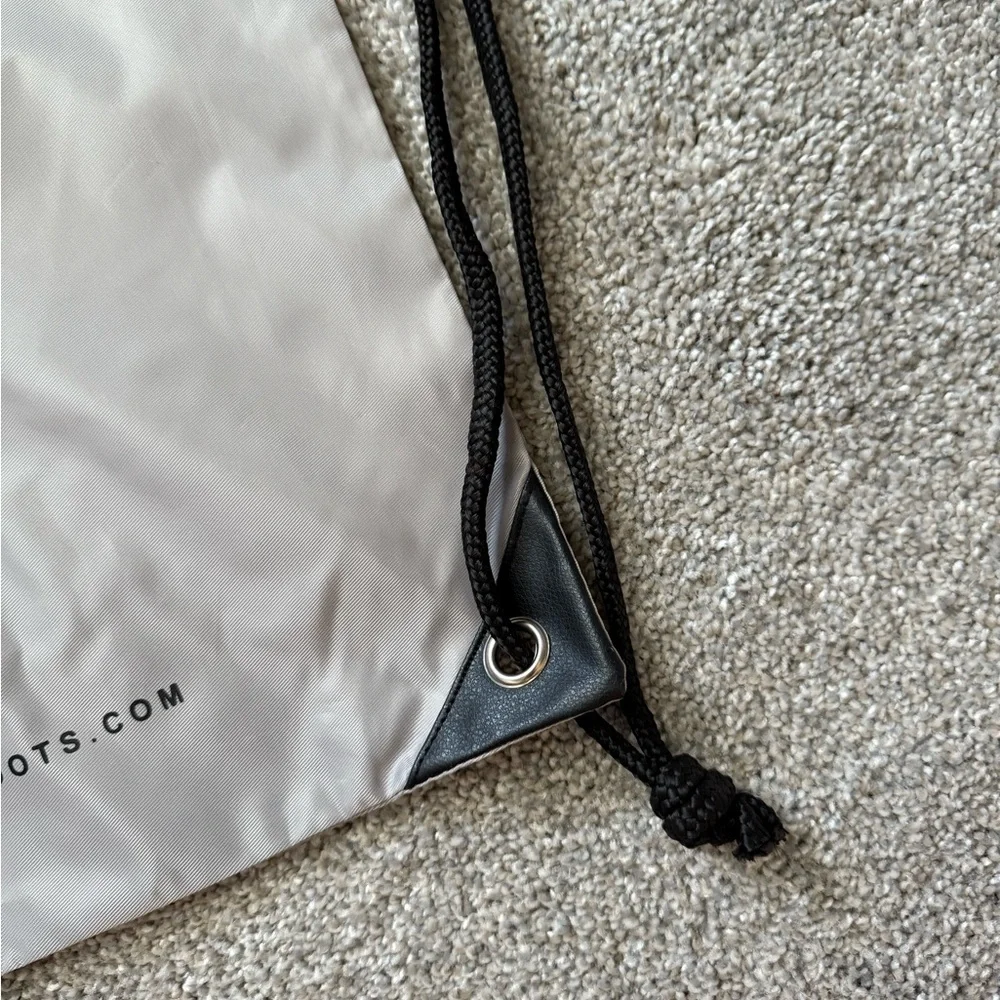 Hunter Silver Drawstring Backpack - Picture 2 of 3